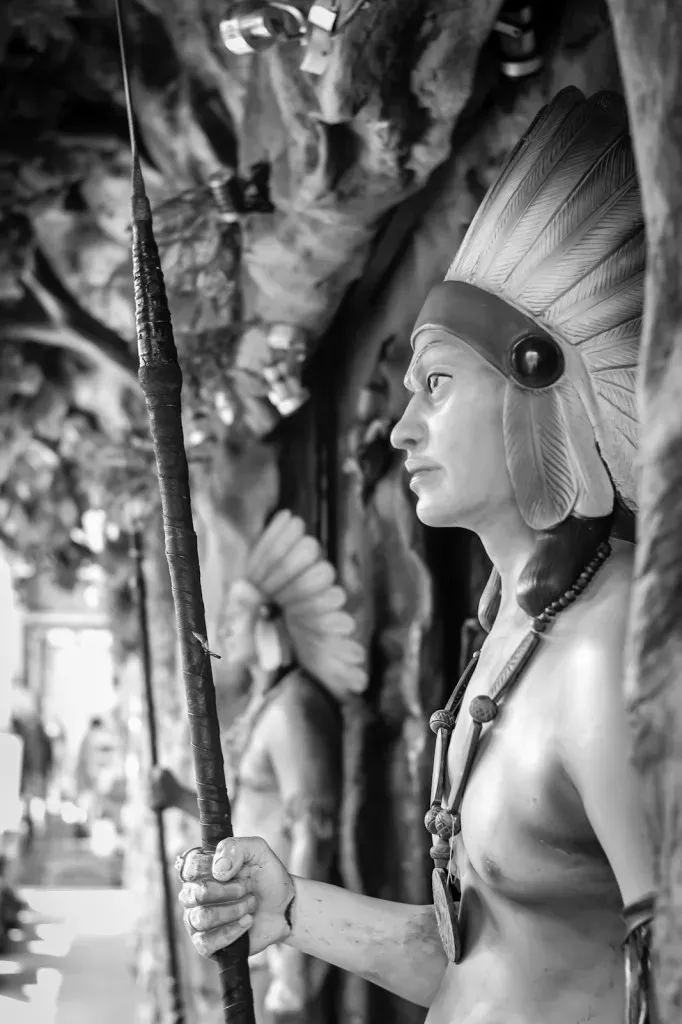 Red Indian statue in Little India