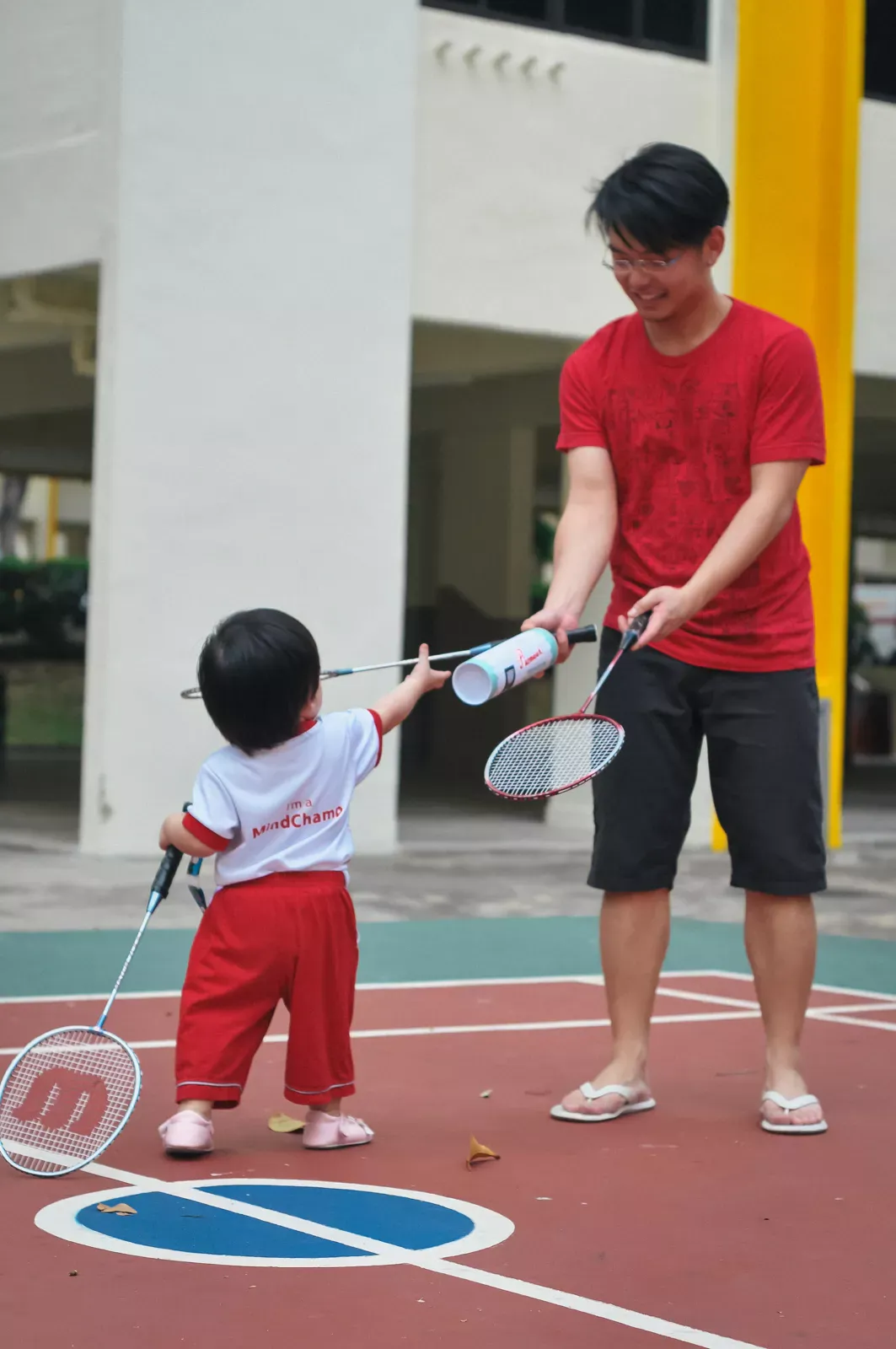 Ruiying plays badminton