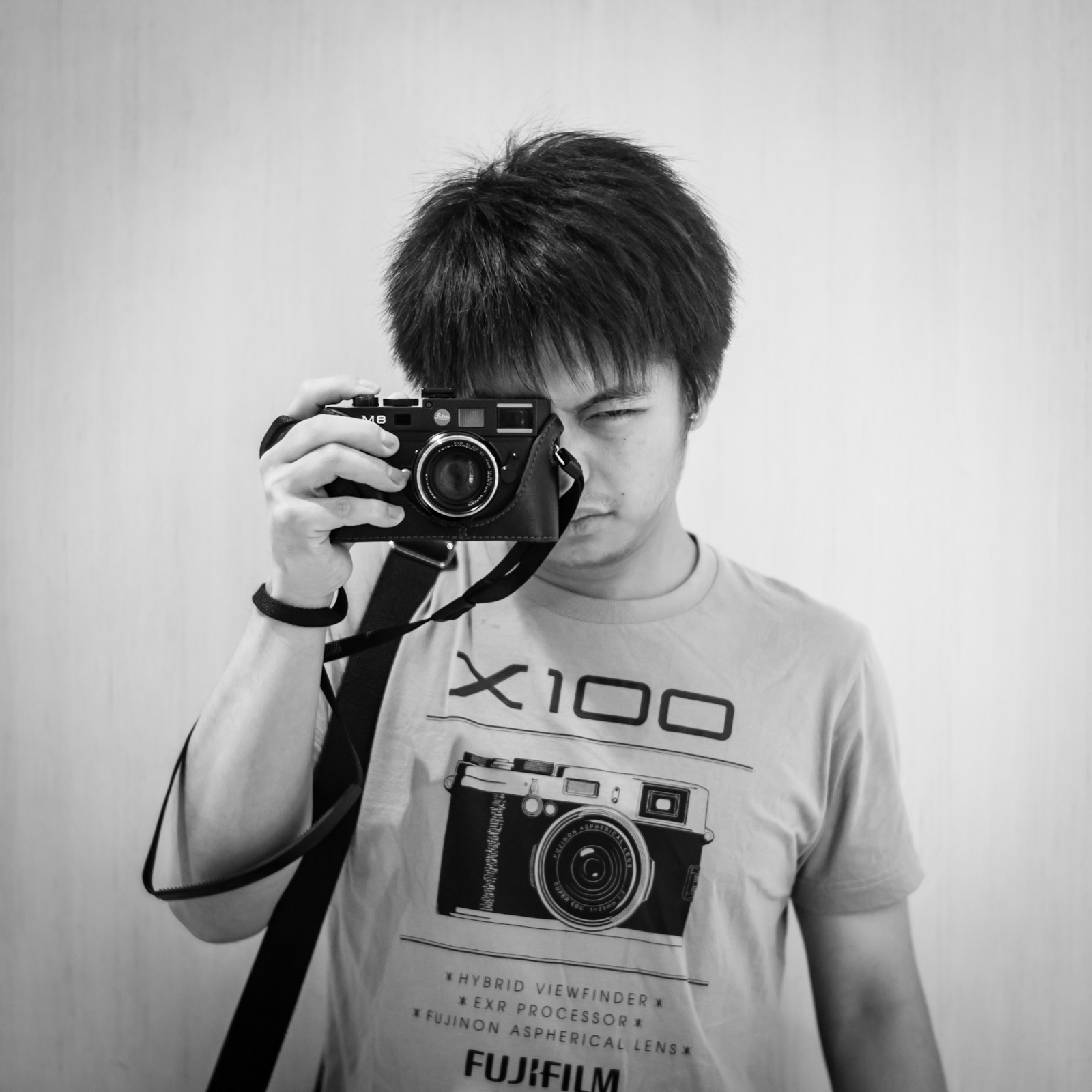 Self portrait of photographer wearing Fujifilm X100 t-shirt from Uniqlo